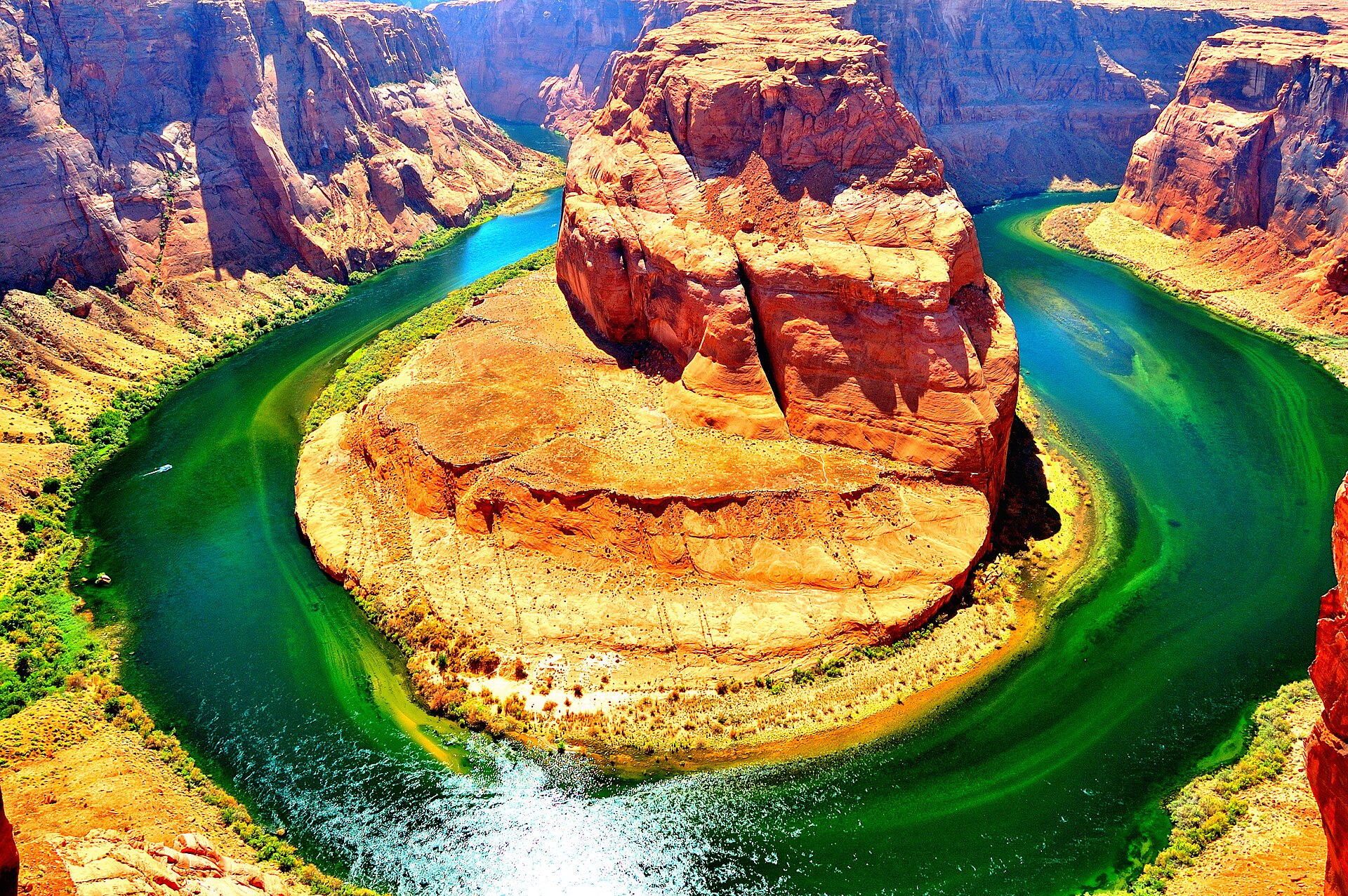 Horseshoe-shaped Colorado River bend